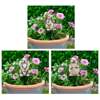 B&M Carved Wood Effect Garden Plant Pot Stick - Hedgehog 4 B&M Carved Wood Effect Garden Plant Pot Stick - Hedgehog - Image 2